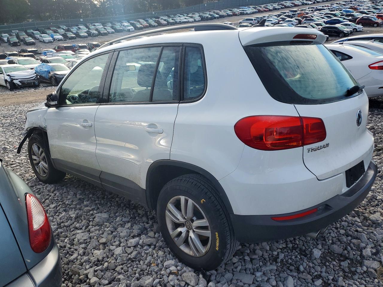 2017 VOLKSWAGEN TIGUAN S photo 4