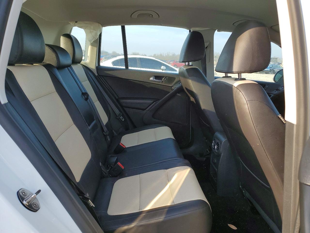 2017 VOLKSWAGEN TIGUAN S photo 31