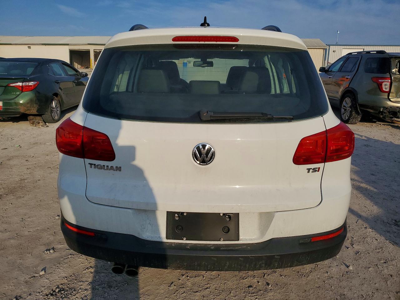 2017 VOLKSWAGEN TIGUAN S photo 16