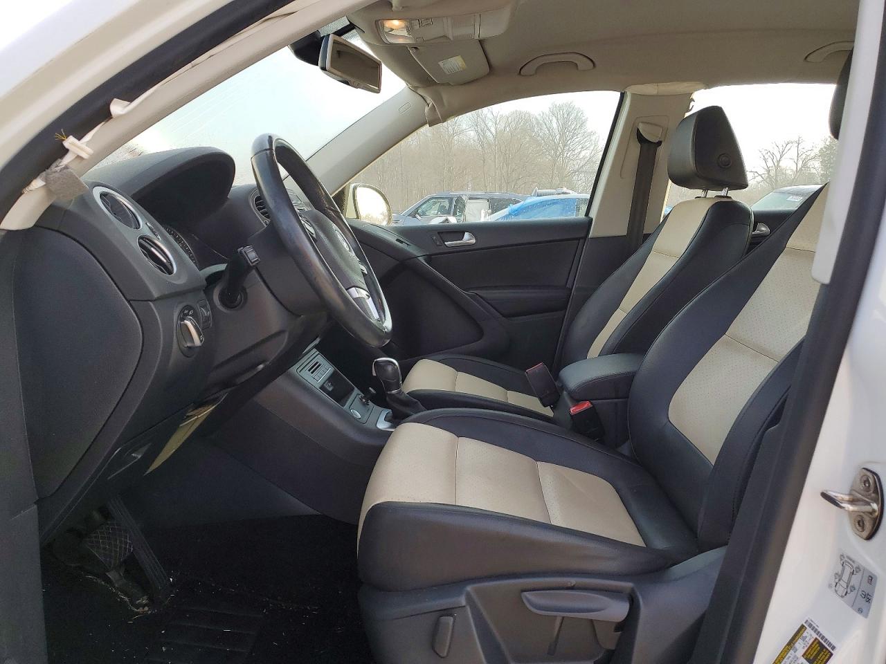 2017 VOLKSWAGEN TIGUAN S photo 19