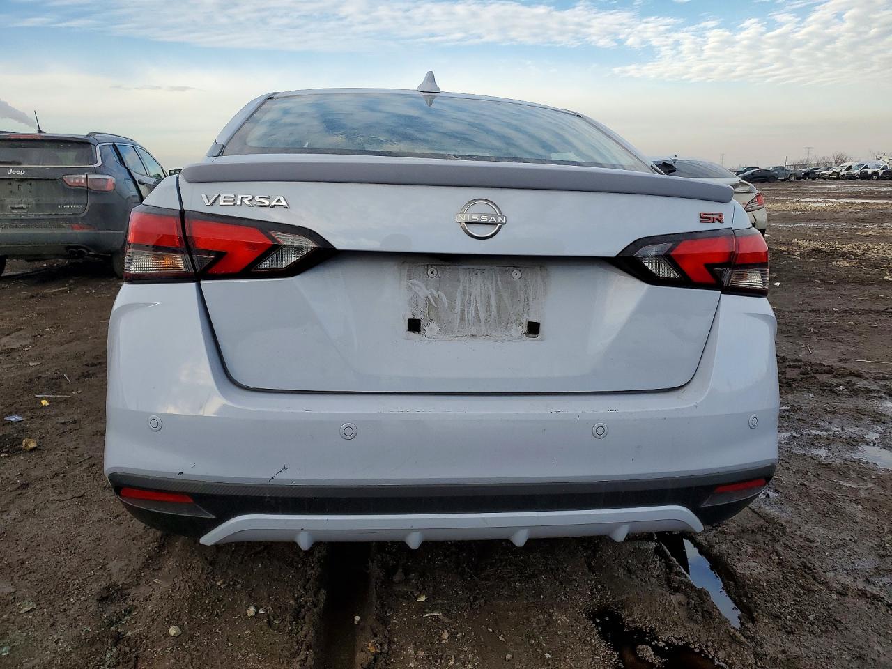 2024 NISSAN VERSA SR photo 6