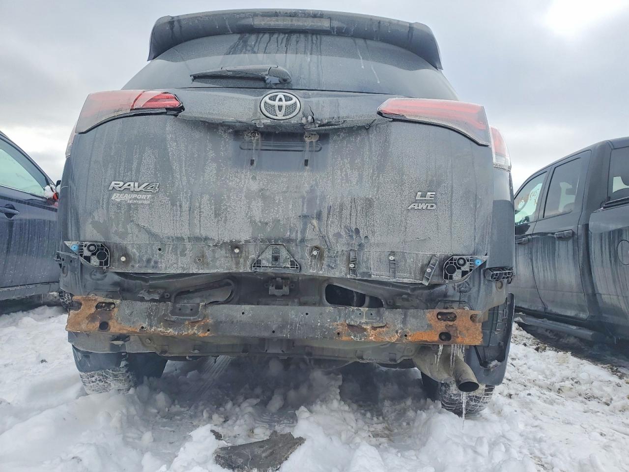 2018 TOYOTA RAV4 LE photo 13