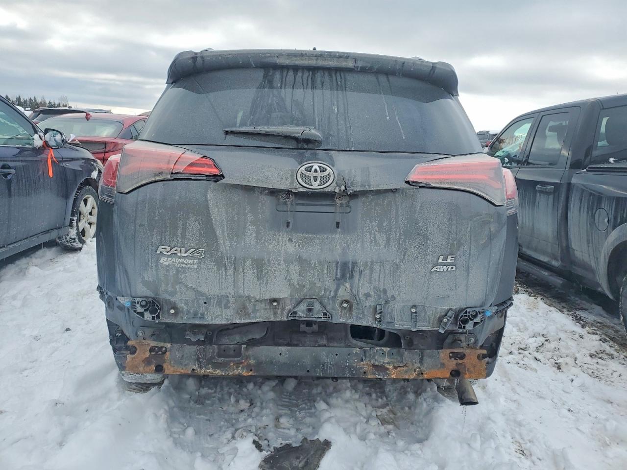 2018 TOYOTA RAV4 LE photo 6
