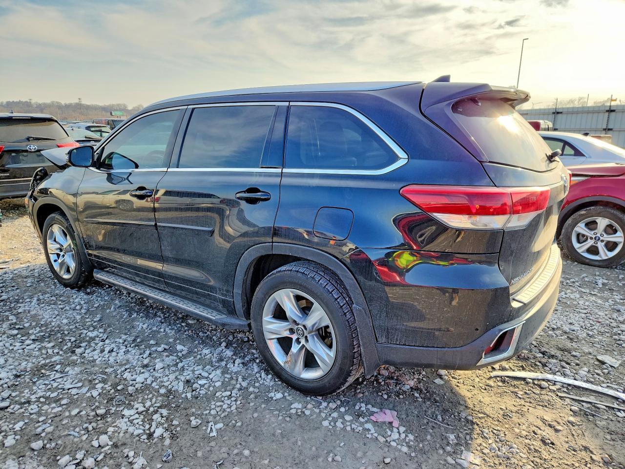 2017 TOYOTA HIGHLANDER LIMITED photo 3