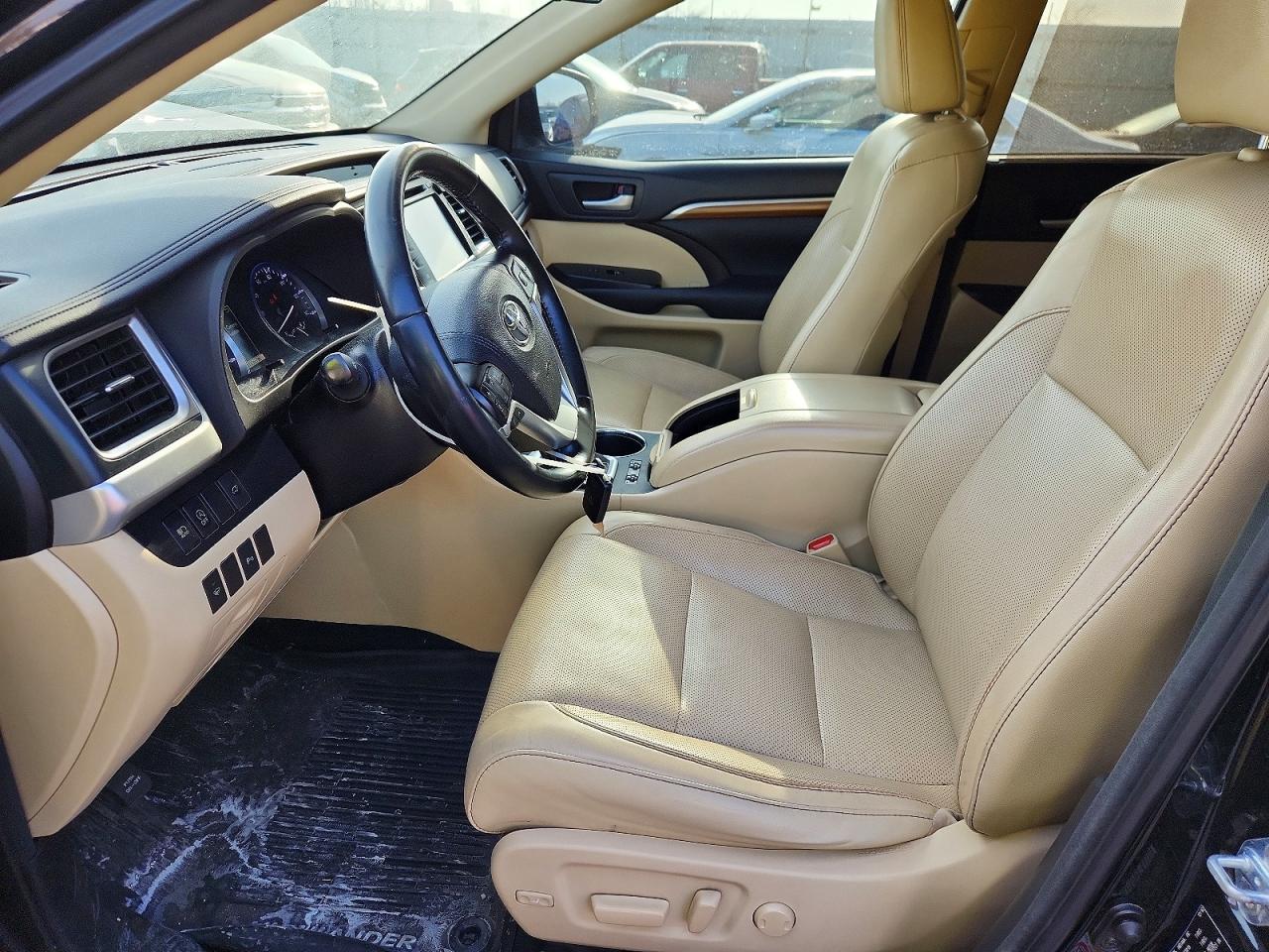 2017 TOYOTA HIGHLANDER LIMITED photo 13