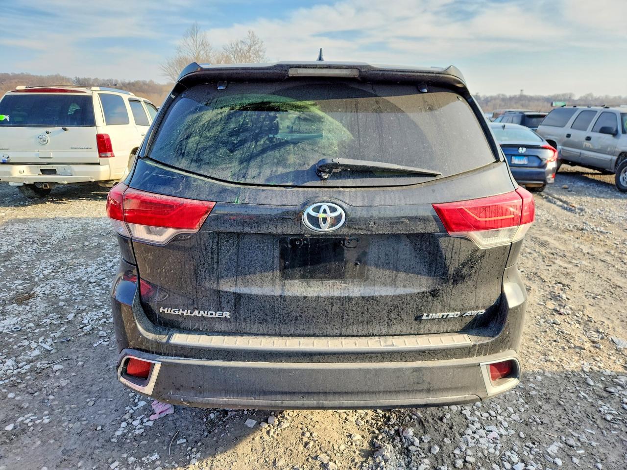 2017 TOYOTA HIGHLANDER LIMITED photo 11