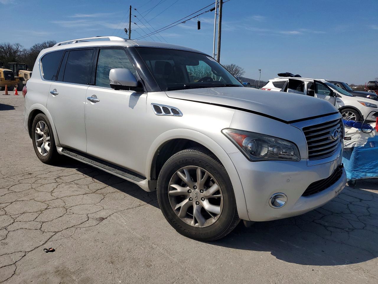 2011 INFINITI QX56 BASE photo 4