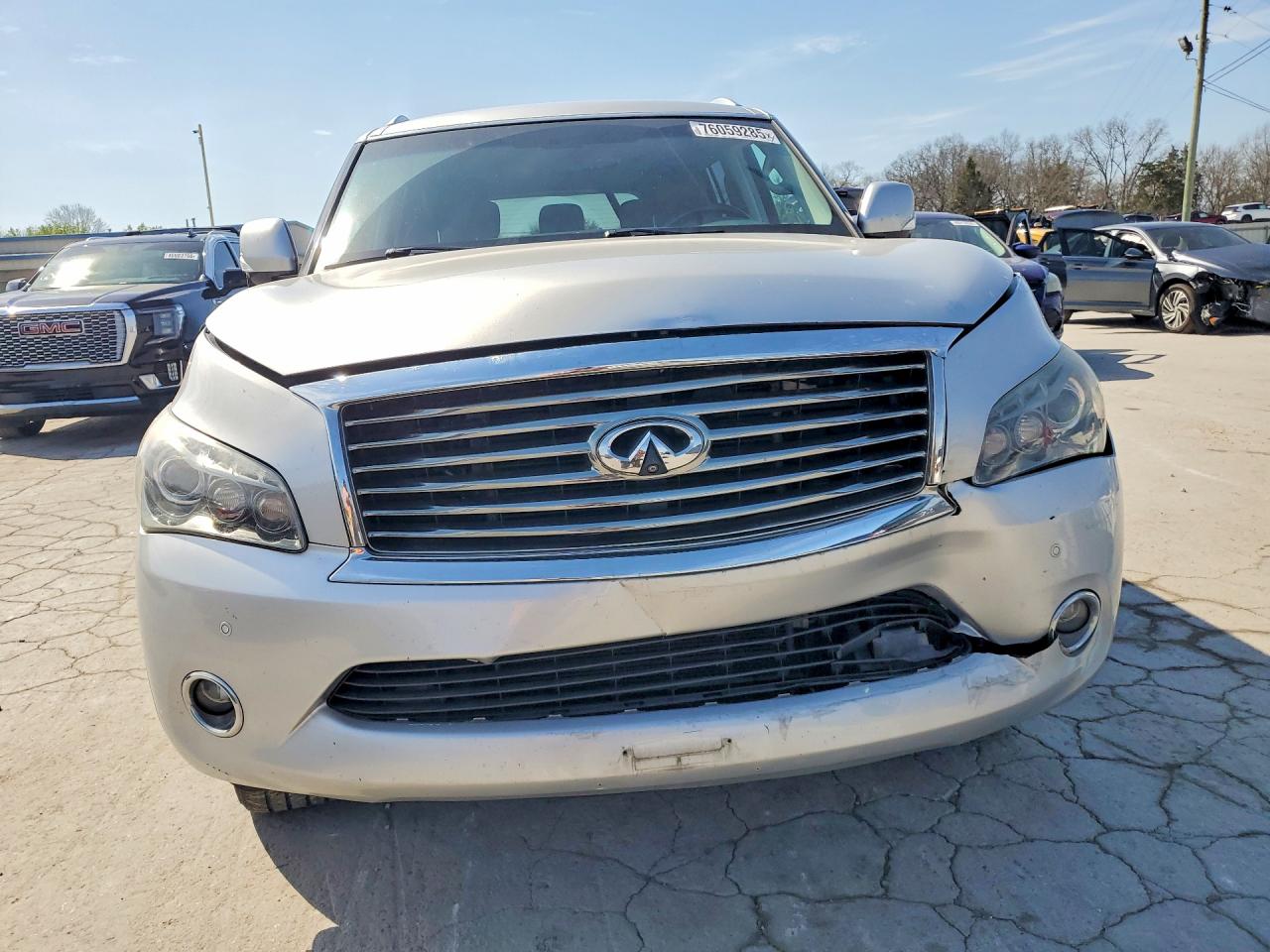 2011 INFINITI QX56 BASE photo 5