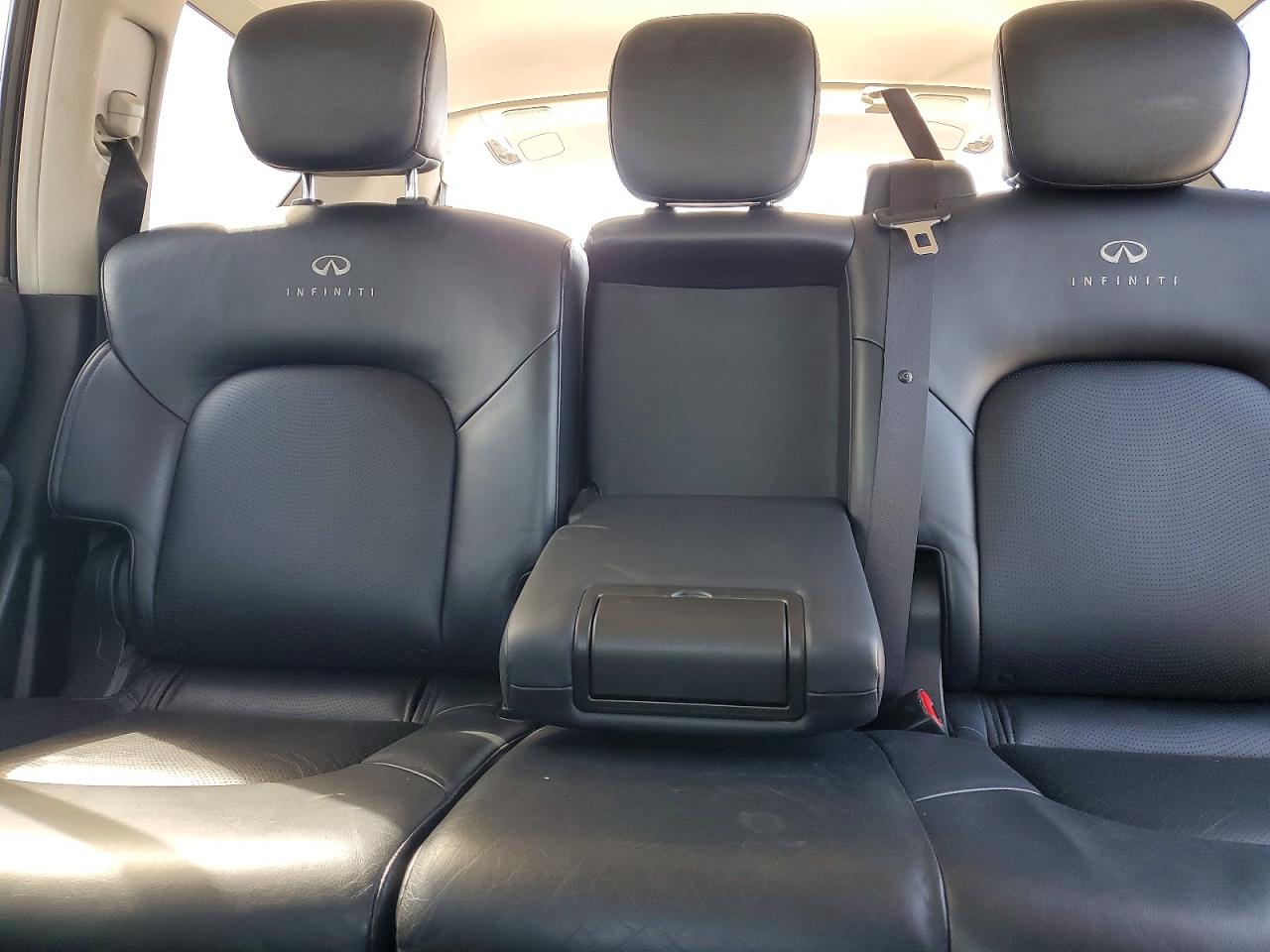 2011 INFINITI QX56 BASE photo 10