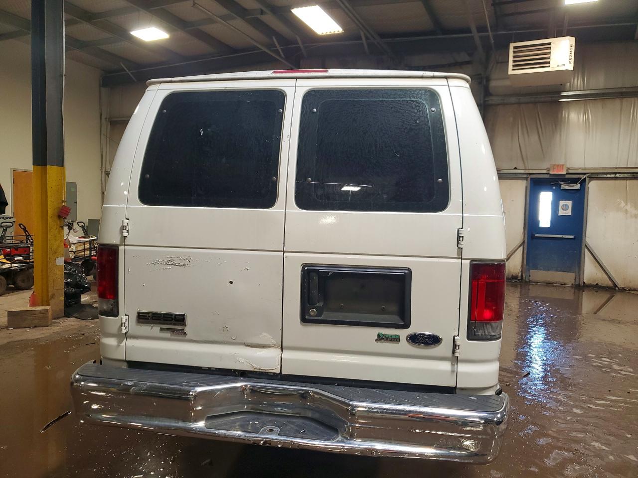 2011 FORD ECONOLINE CARGO E-25 photo 6
