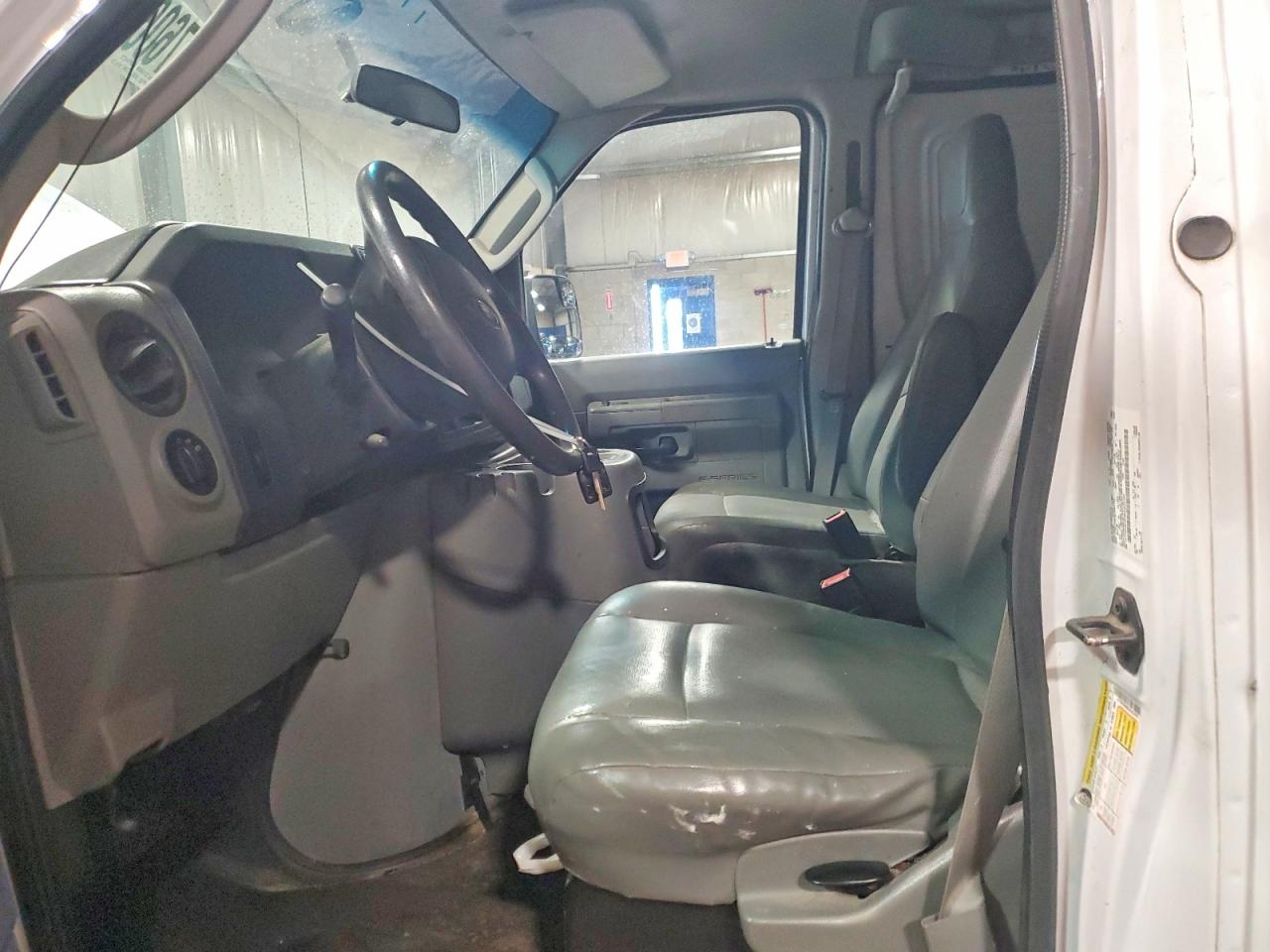 2011 FORD ECONOLINE CARGO E-25 photo 7