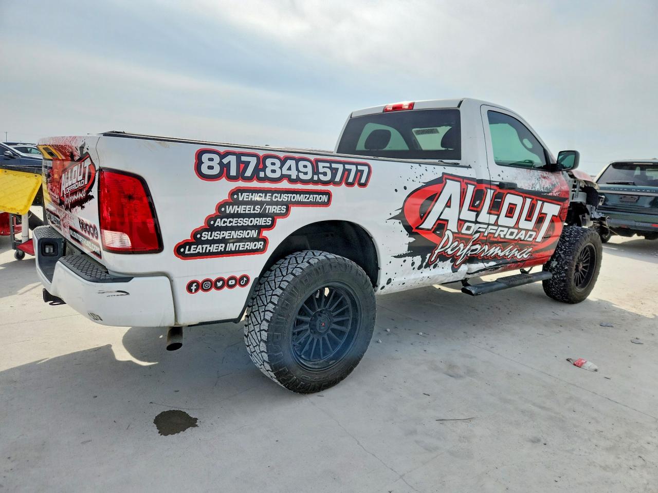 2021 RAM 1500 CLASSIC TRADESMAN photo 3