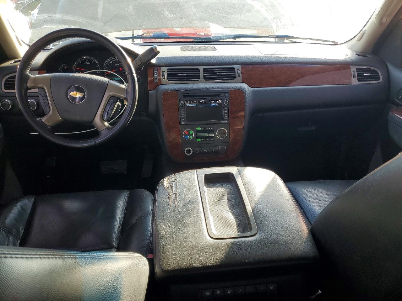 2011 CHEVROLET SUBURBAN K1500 LTZ photo 8