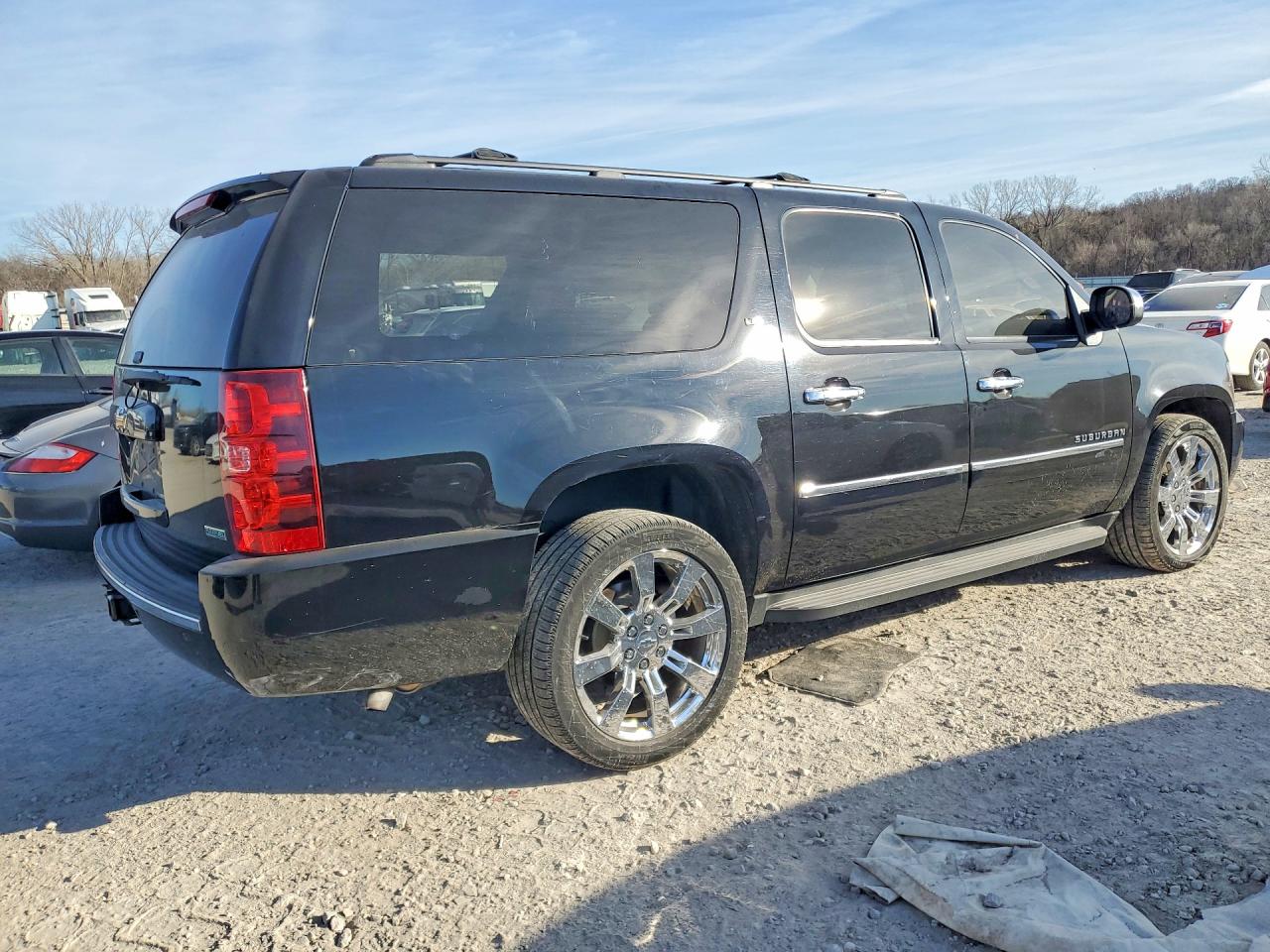 2011 CHEVROLET SUBURBAN K1500 LTZ photo 3