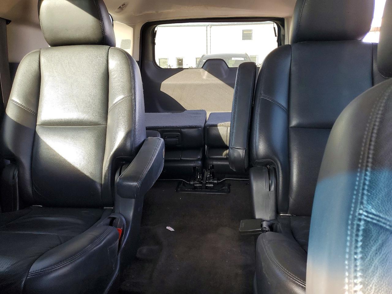 2011 CHEVROLET SUBURBAN K1500 LTZ photo 10