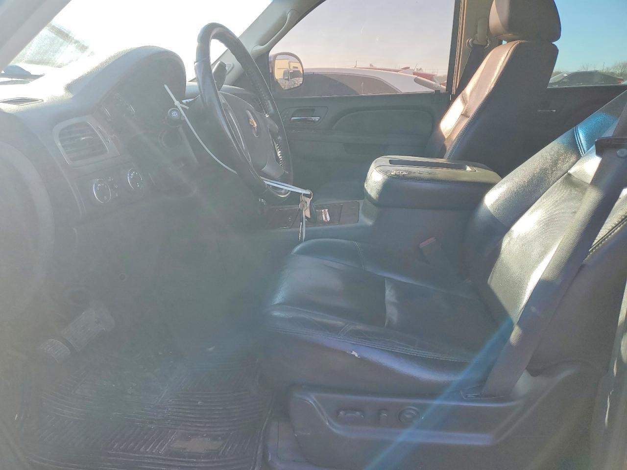 2011 CHEVROLET SUBURBAN K1500 LTZ photo 7
