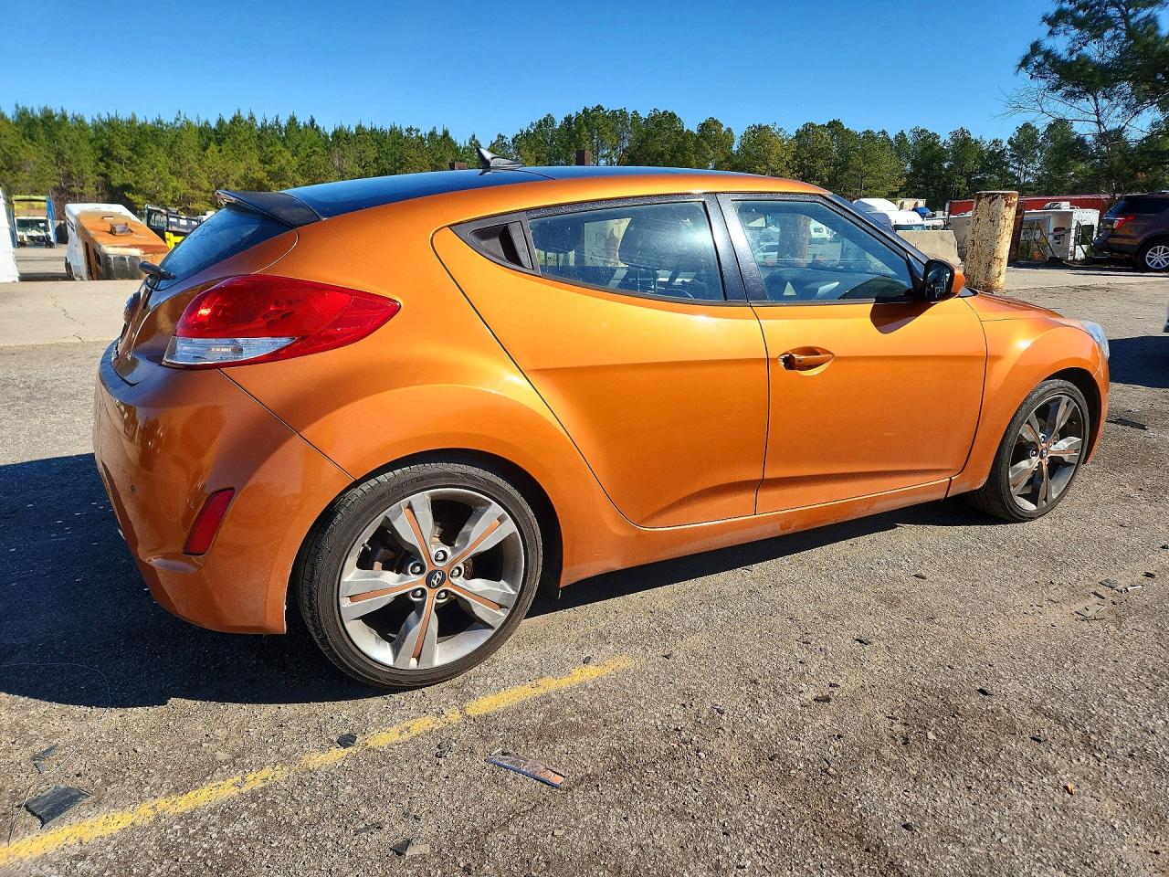 2016 HYUNDAI VELOSTER photo 3
