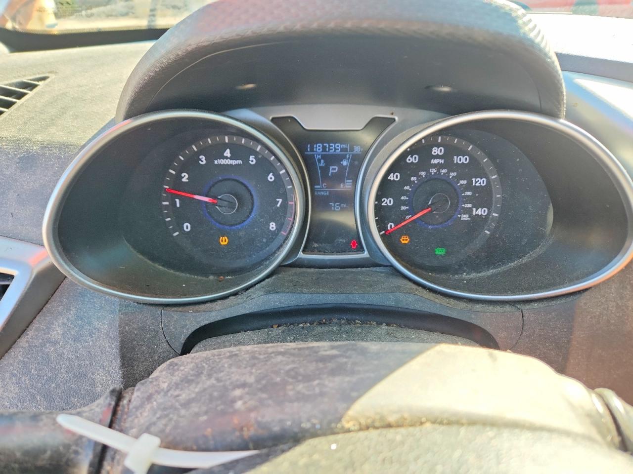2016 HYUNDAI VELOSTER photo 9