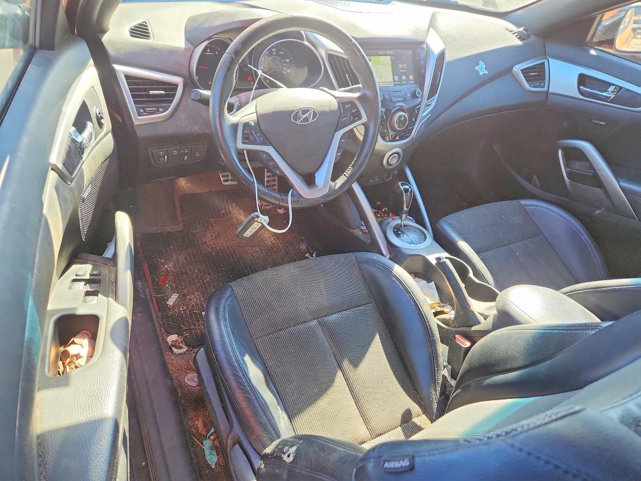 2016 HYUNDAI VELOSTER photo 8