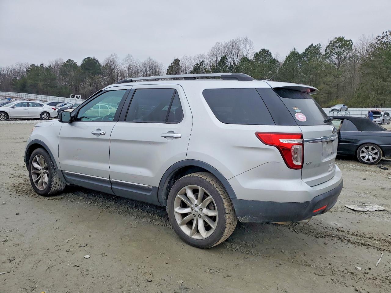 2014 FORD EXPLORER XLT photo 3