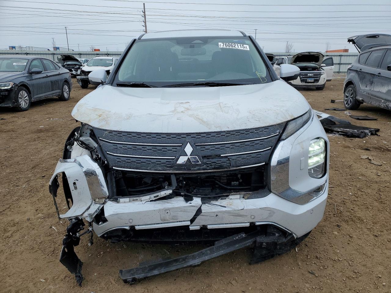 2024 MITSUBISHI OUTLANDER SE photo 5