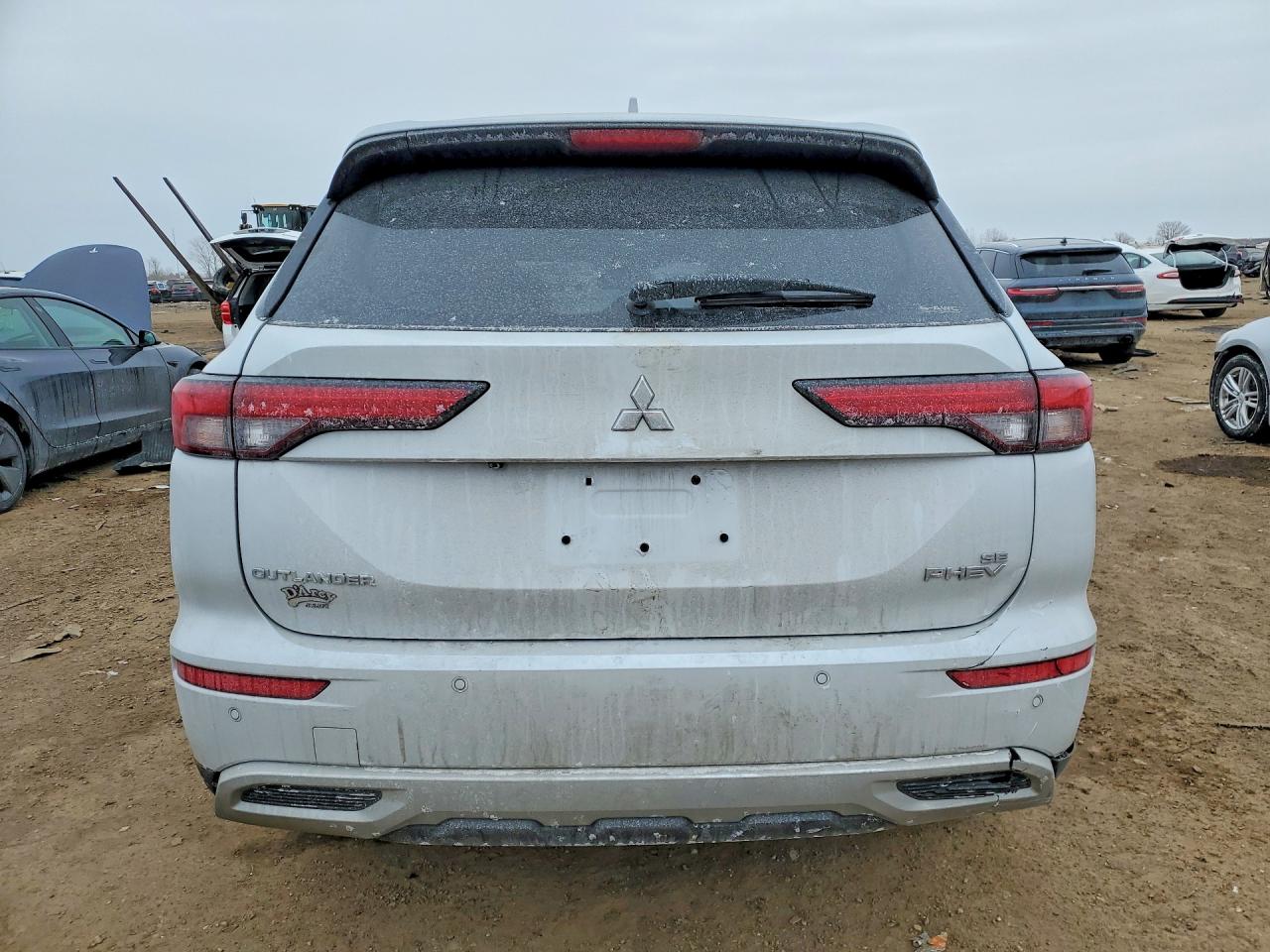 2024 MITSUBISHI OUTLANDER SE photo 6