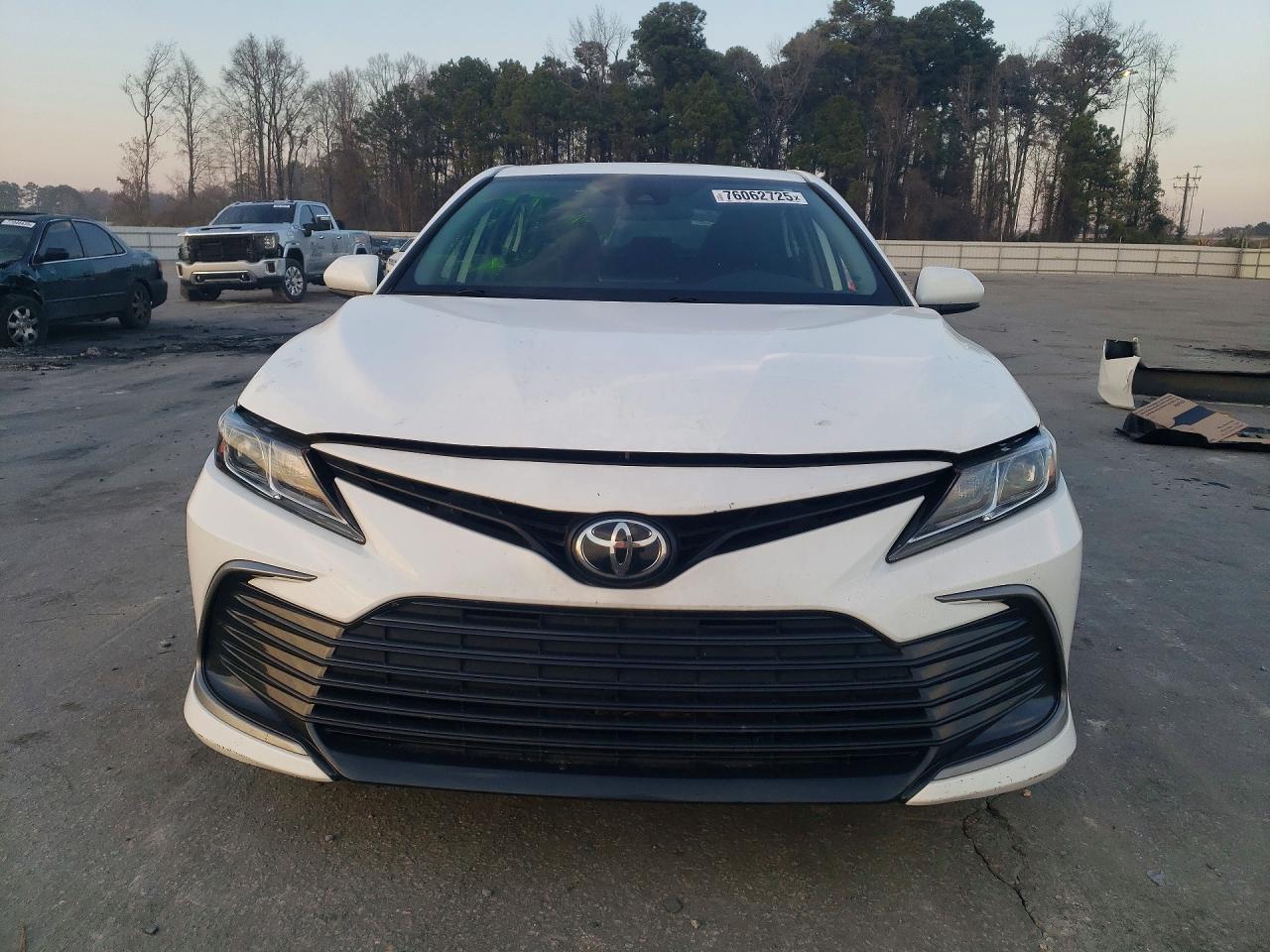 2021 TOYOTA CAMRY LE photo 13