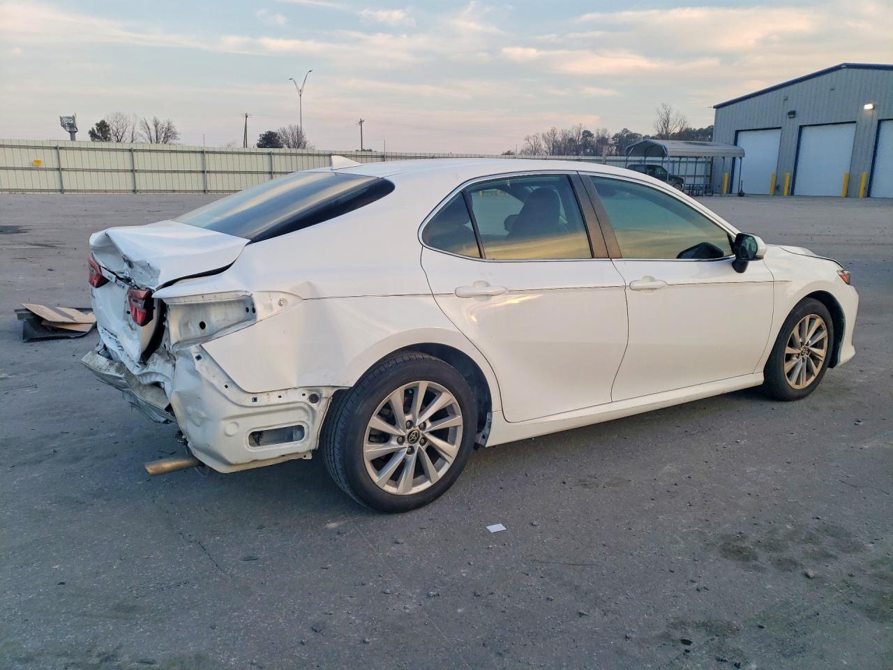 2021 TOYOTA CAMRY LE photo 7