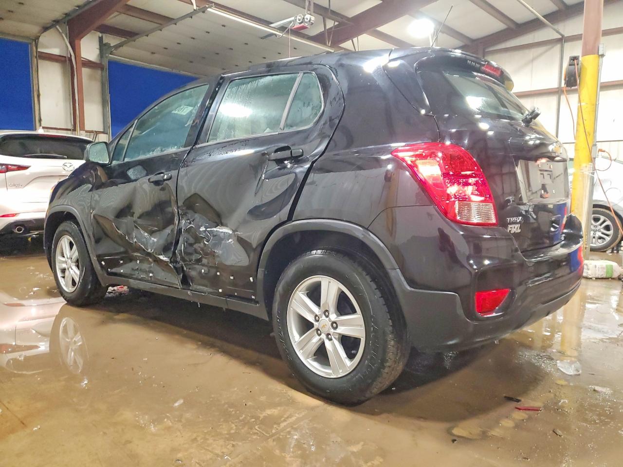 2020 CHEVROLET TRAX LS photo 2