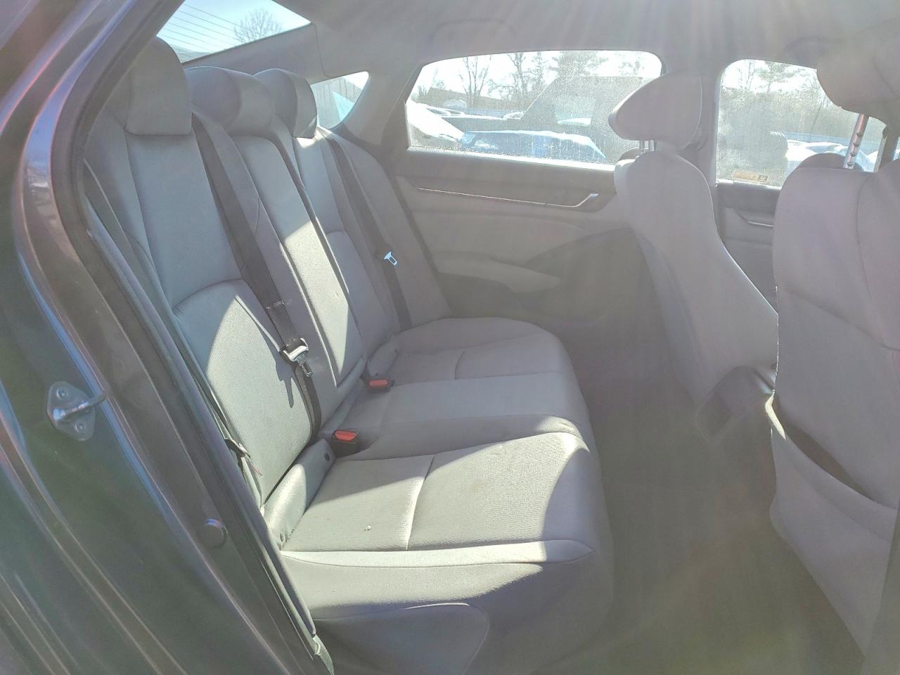 2018 HONDA ACCORD LX photo 28