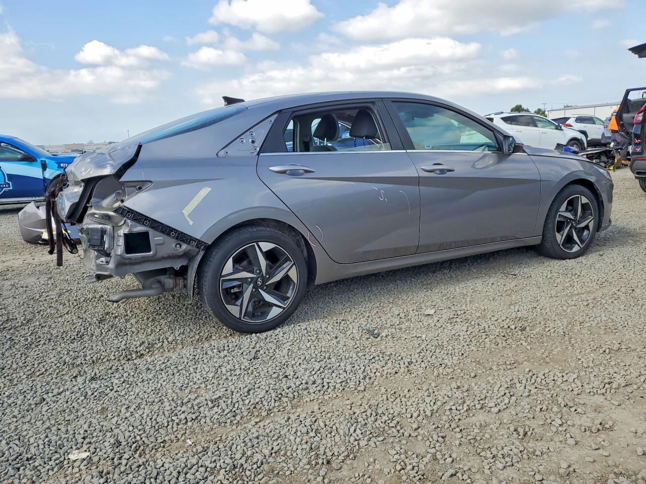 2023 HYUNDAI ELANTRA LIMITED photo 3