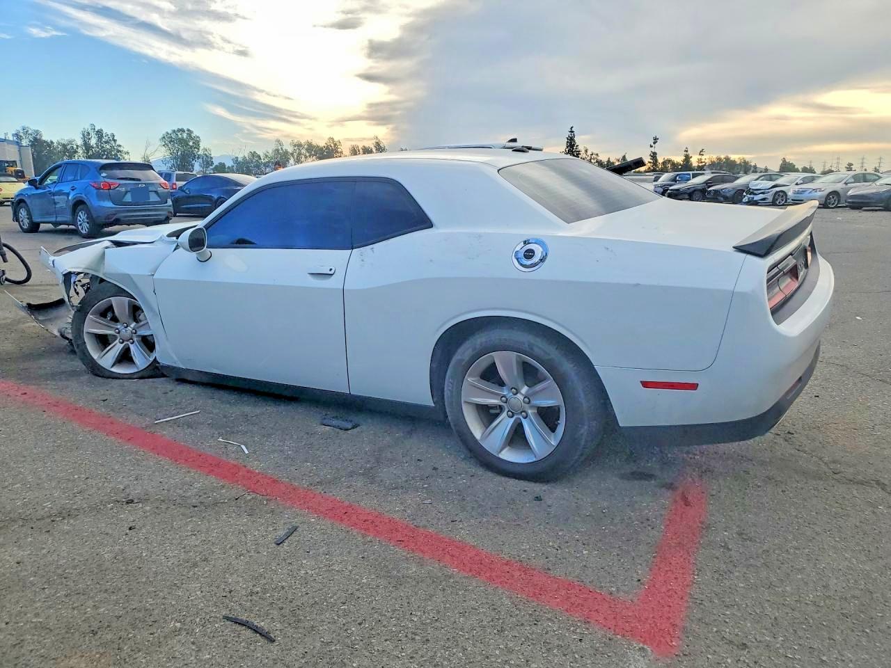 2023 DODGE CHALLENGER SXT photo 3