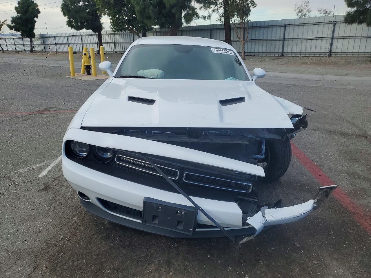 2023 DODGE CHALLENGER SXT photo 9