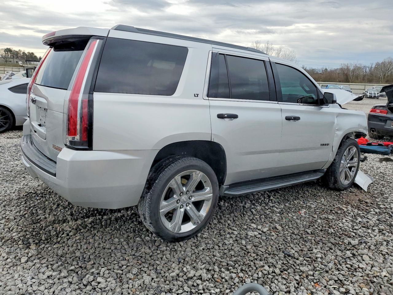 2020 CHEVROLET TAHOE C1500 LT photo 3