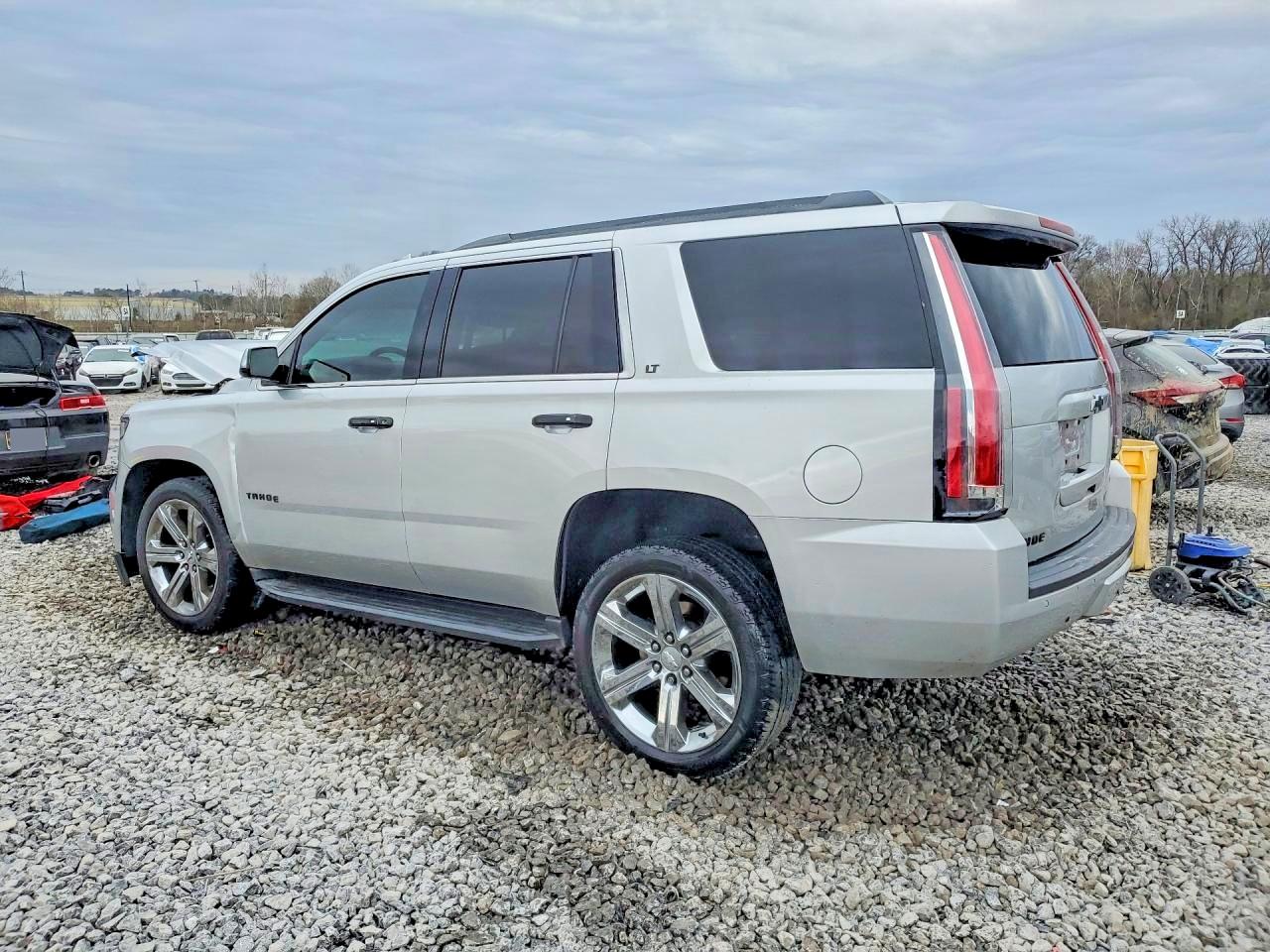 2020 CHEVROLET TAHOE C1500 LT photo 2