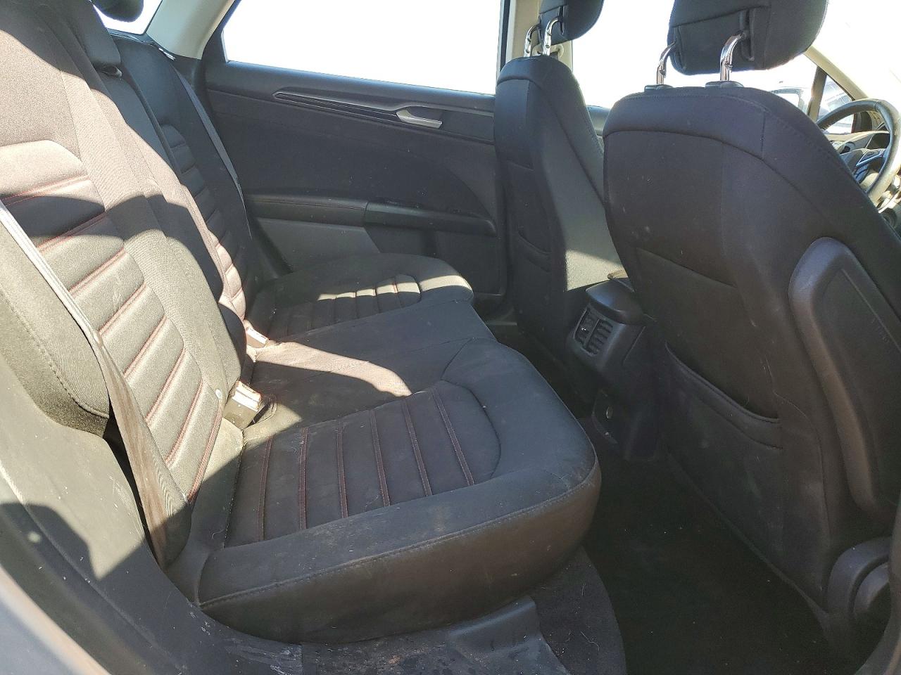 2013 FORD FUSION SE photo 28