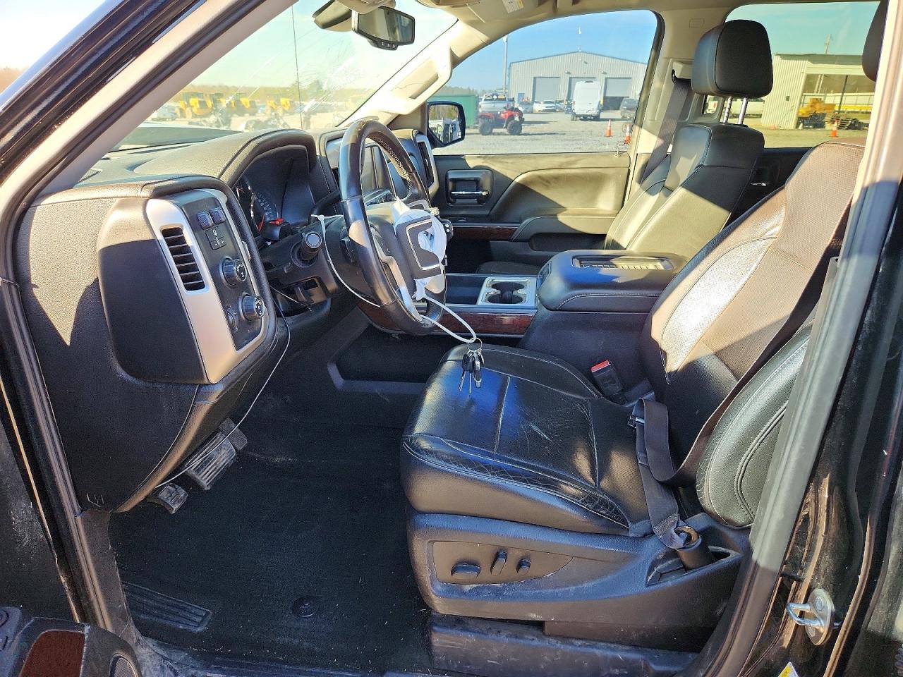 2017 GMC SIERRA K1500 SLT photo 19