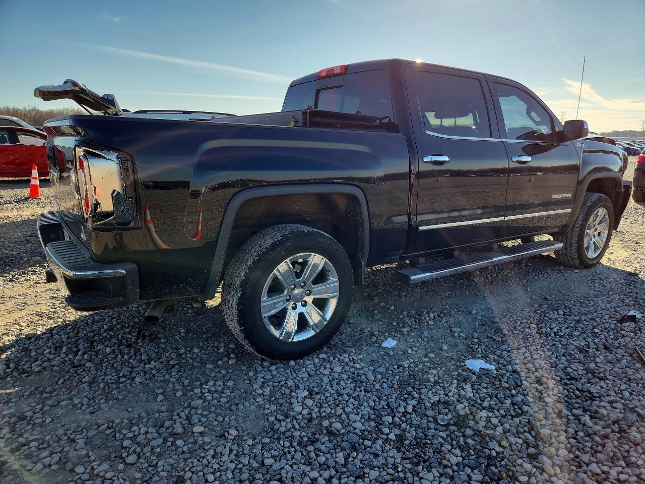 2017 GMC SIERRA K1500 SLT photo 7