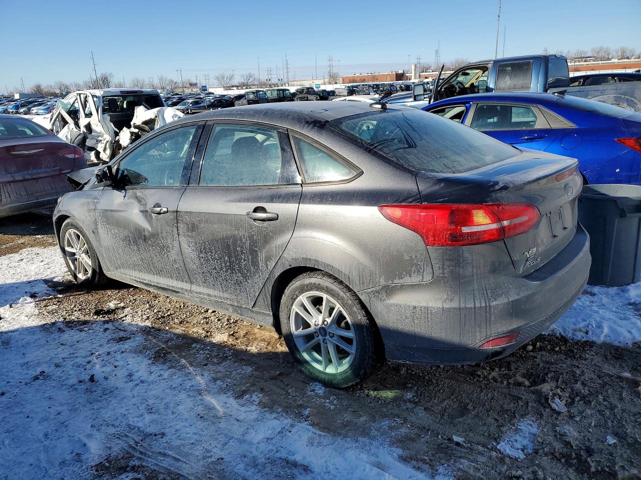 2017 FORD FOCUS SE photo 4
