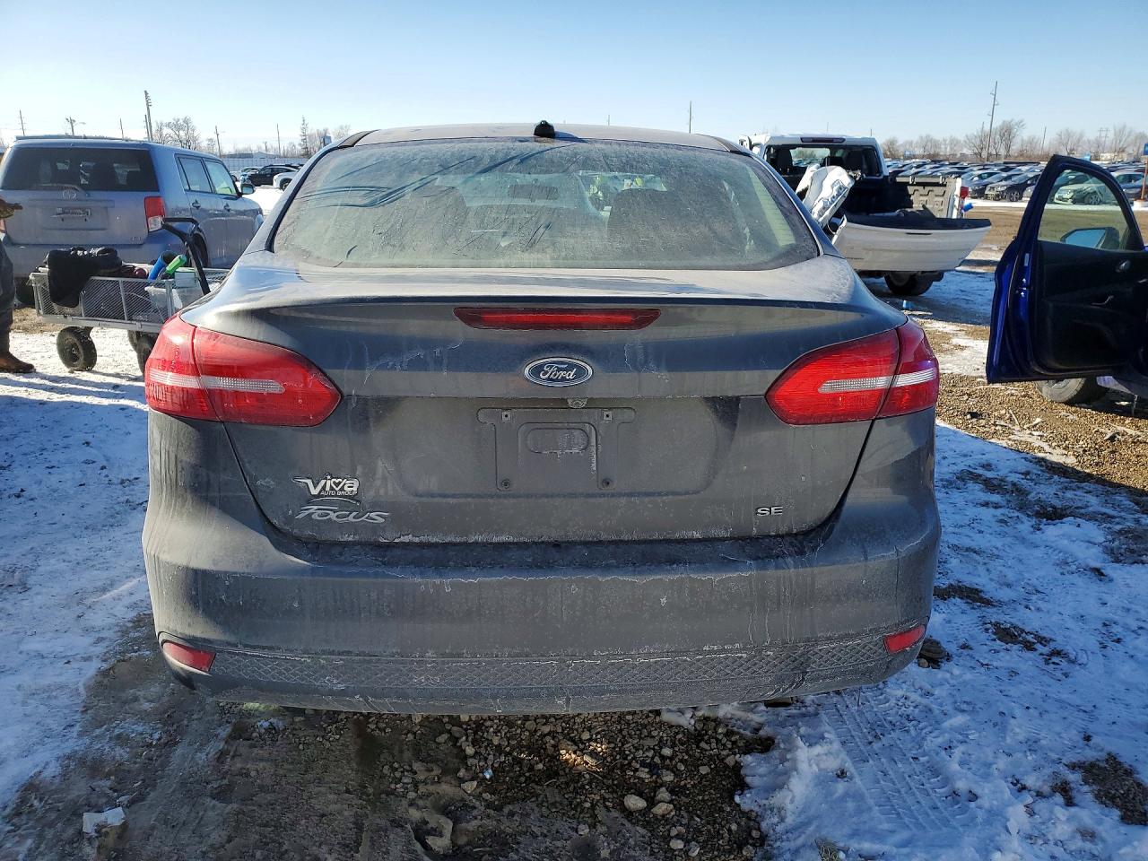 2017 FORD FOCUS SE photo 16