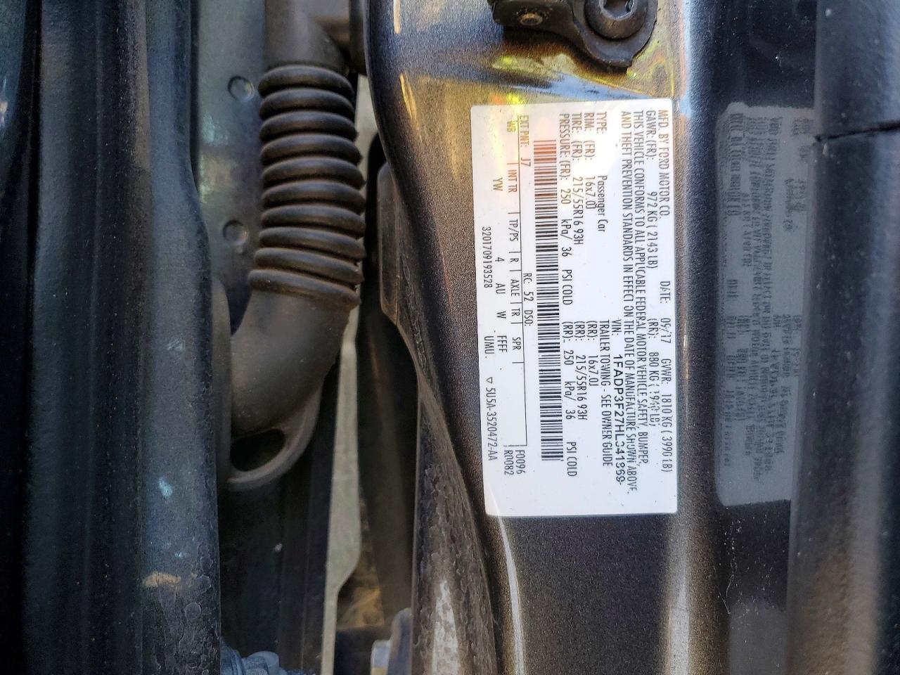 2017 FORD FOCUS SE photo 34
