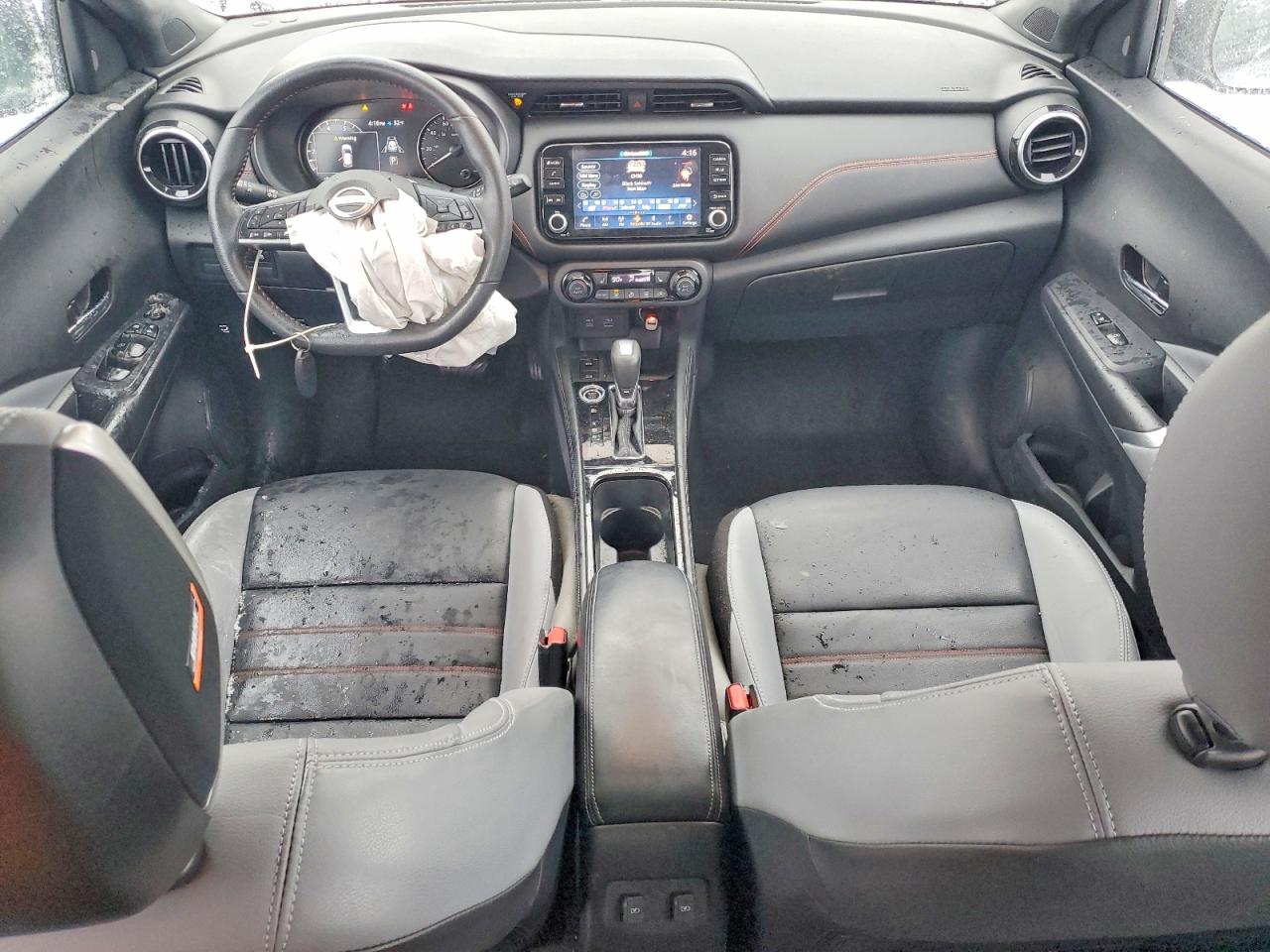2022 NISSAN KICKS SR photo 15