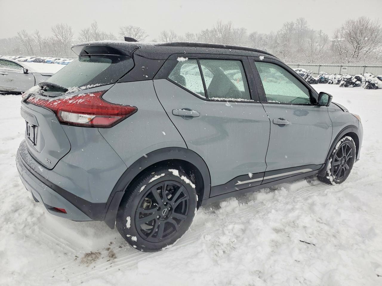 2022 NISSAN KICKS SR photo 5