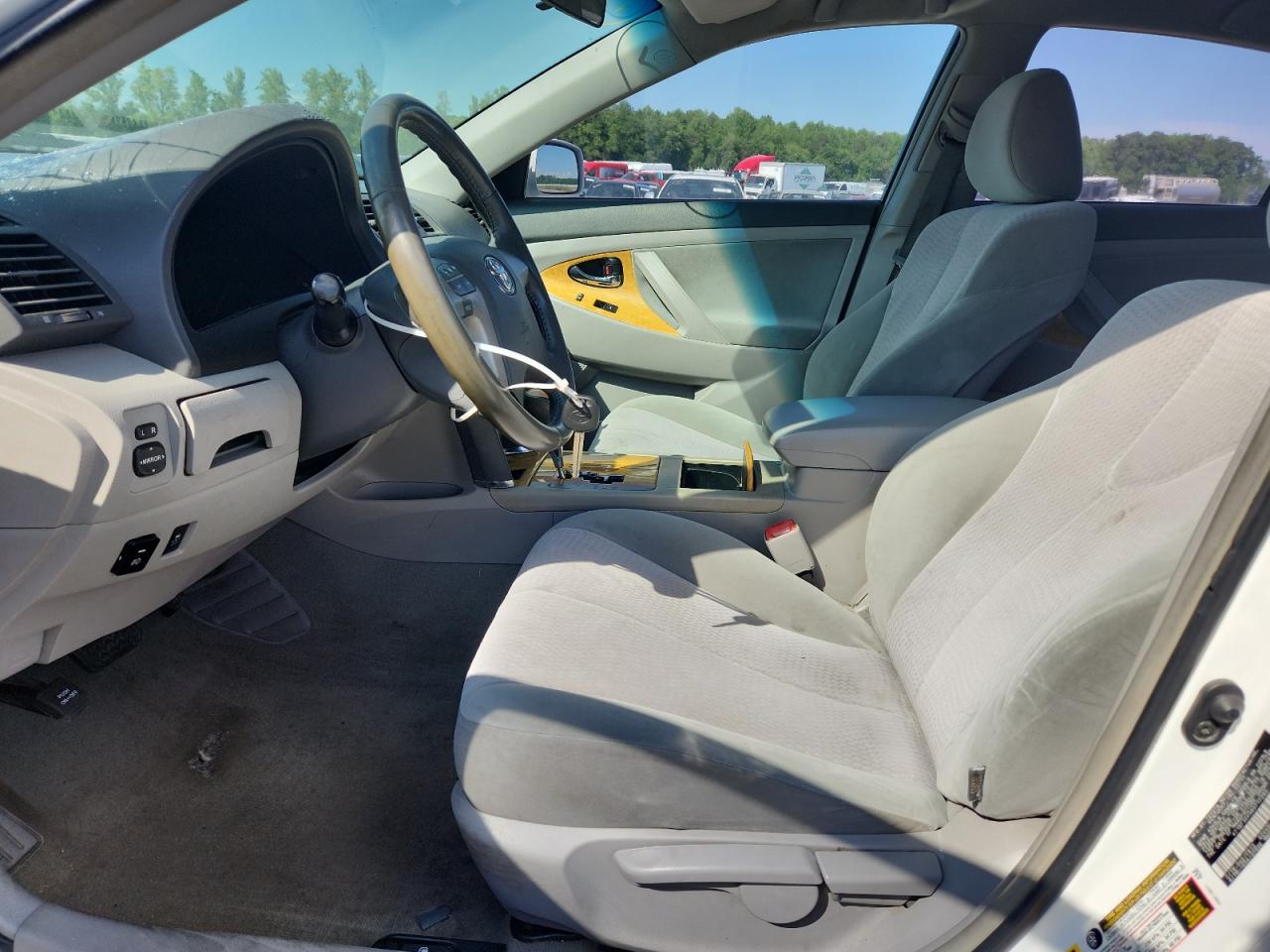 2011 TOYOTA CAMRY BASE photo 7
