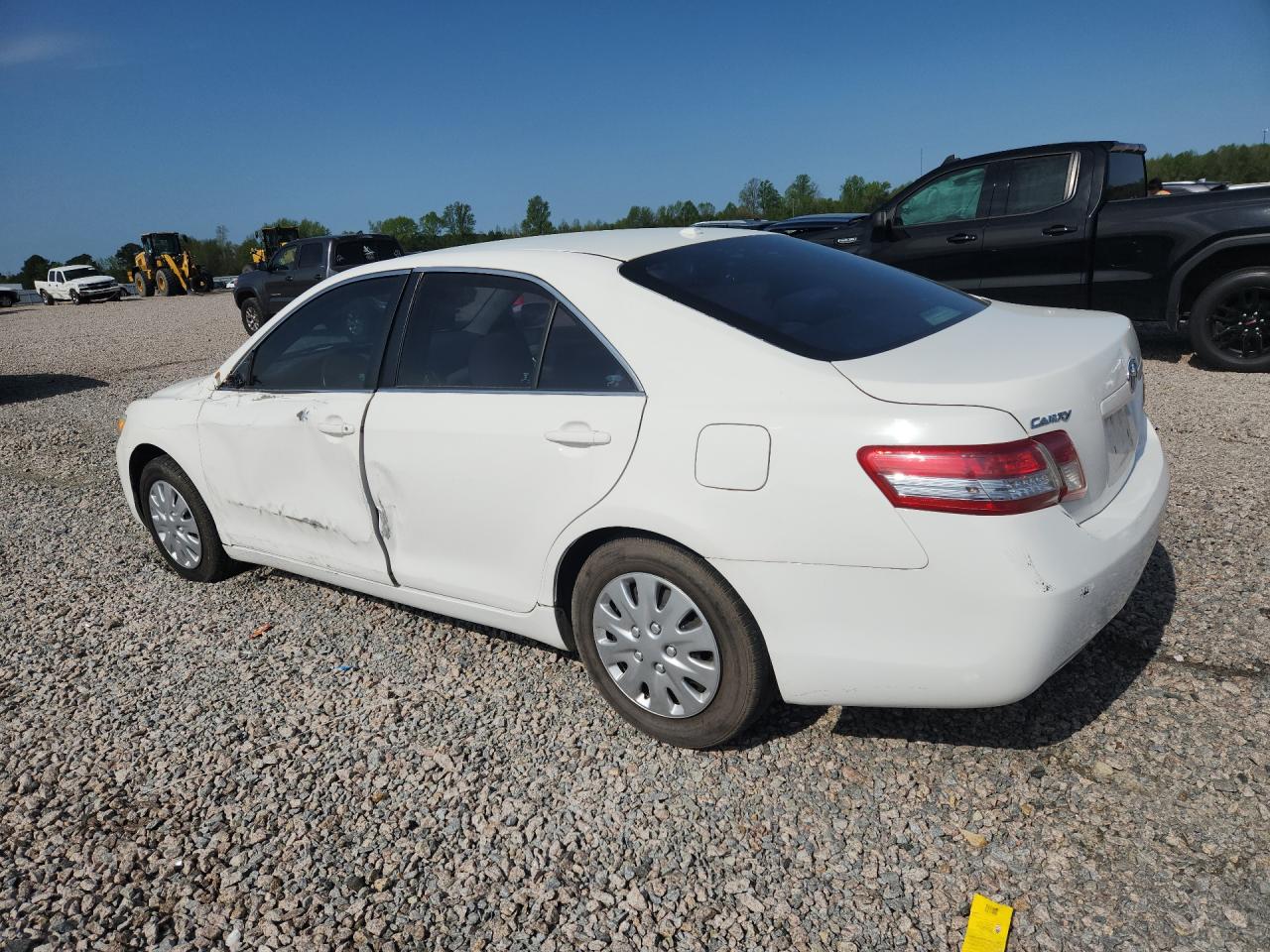 2011 TOYOTA CAMRY BASE photo 2