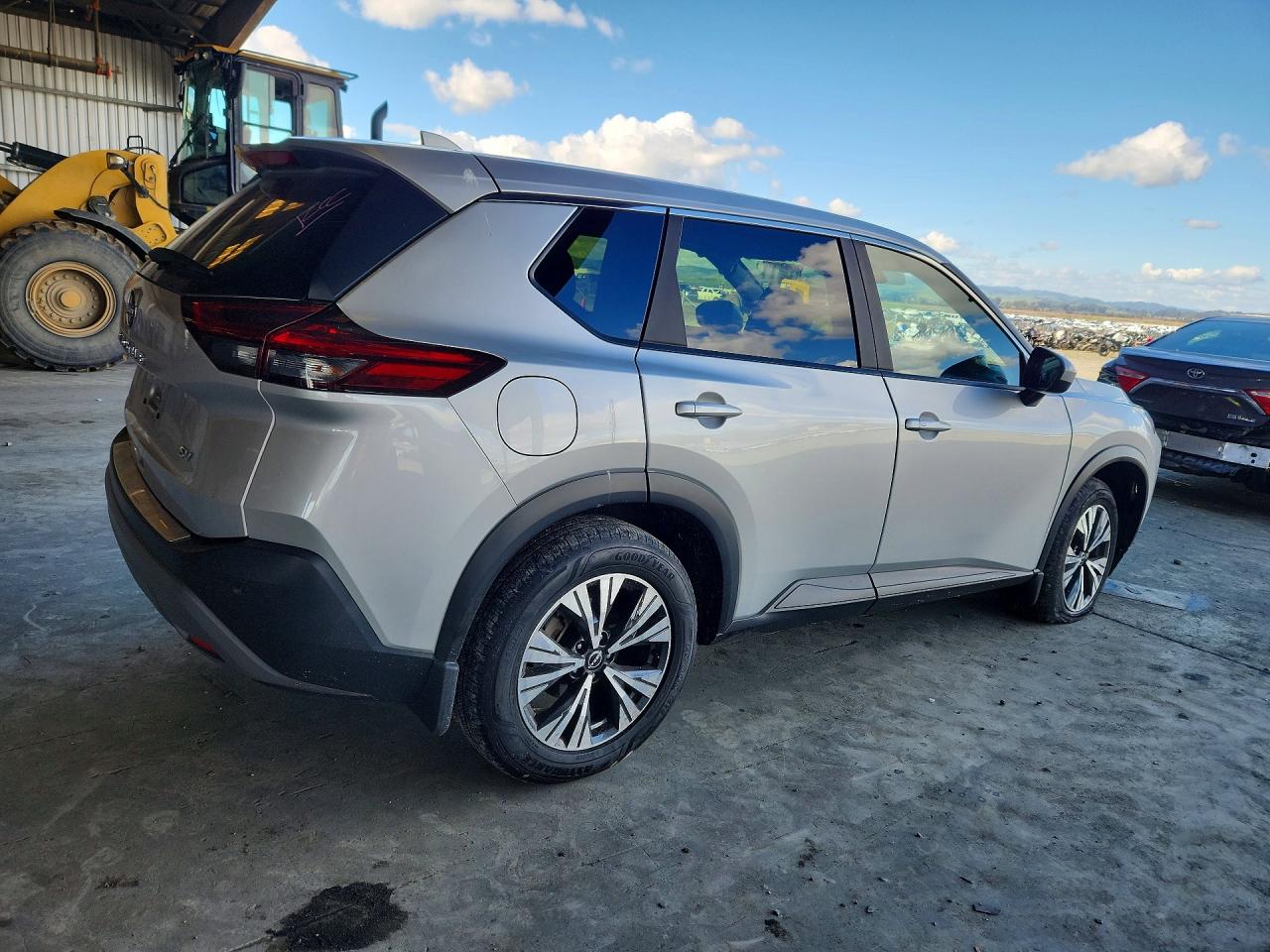 2023 NISSAN ROGUE SV photo 3