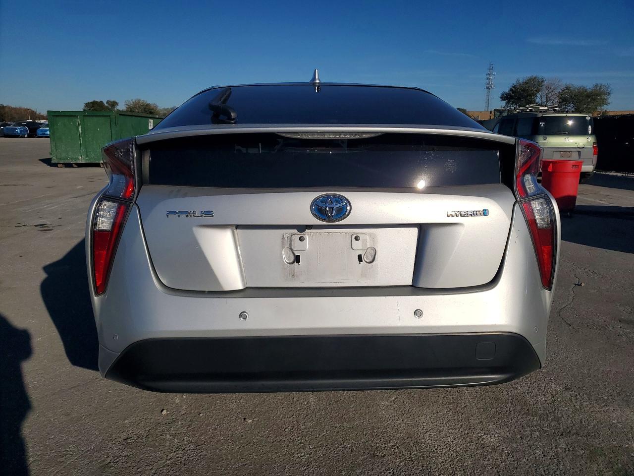 2018 TOYOTA PRIUS photo 6
