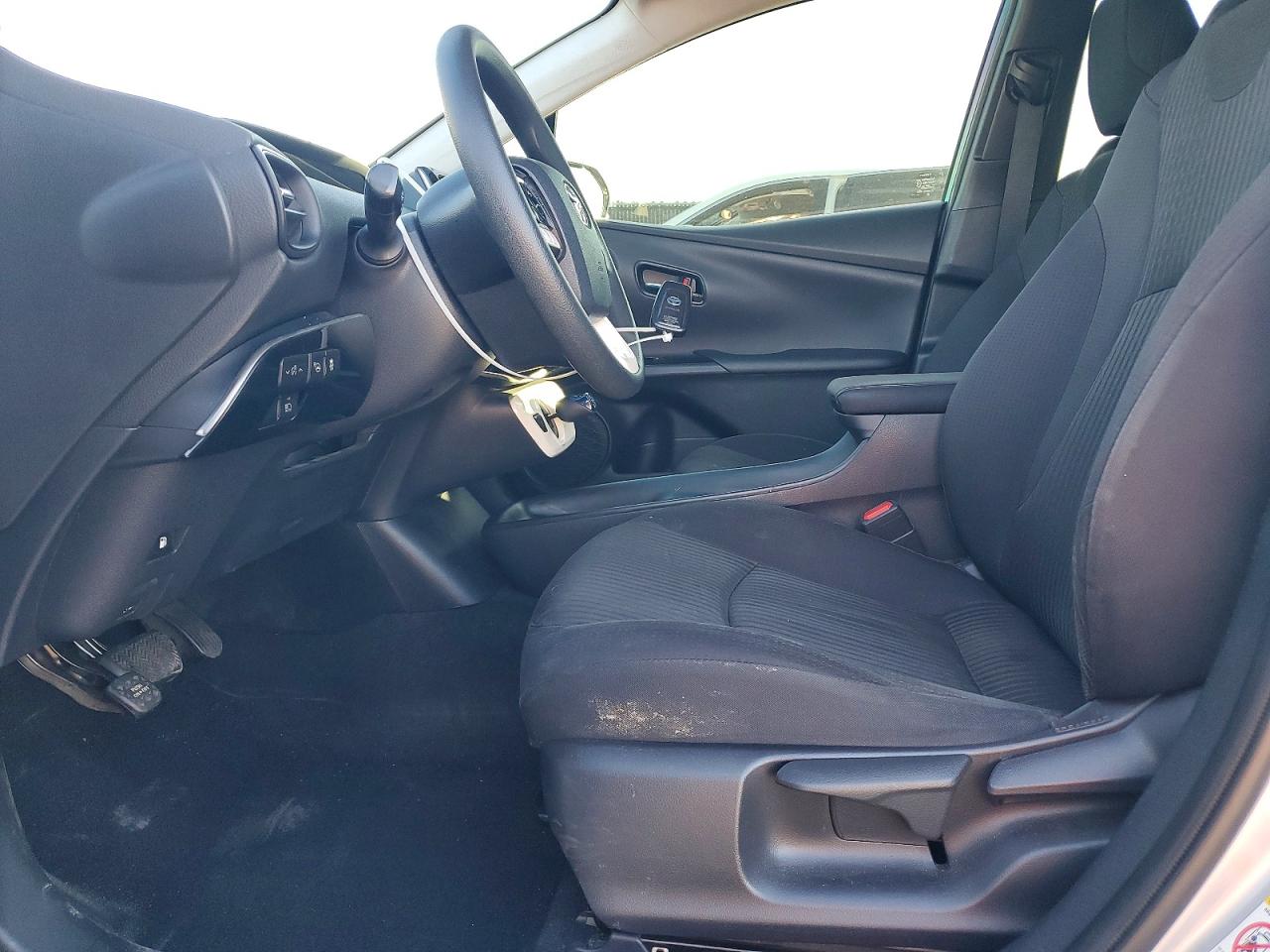 2018 TOYOTA PRIUS photo 7