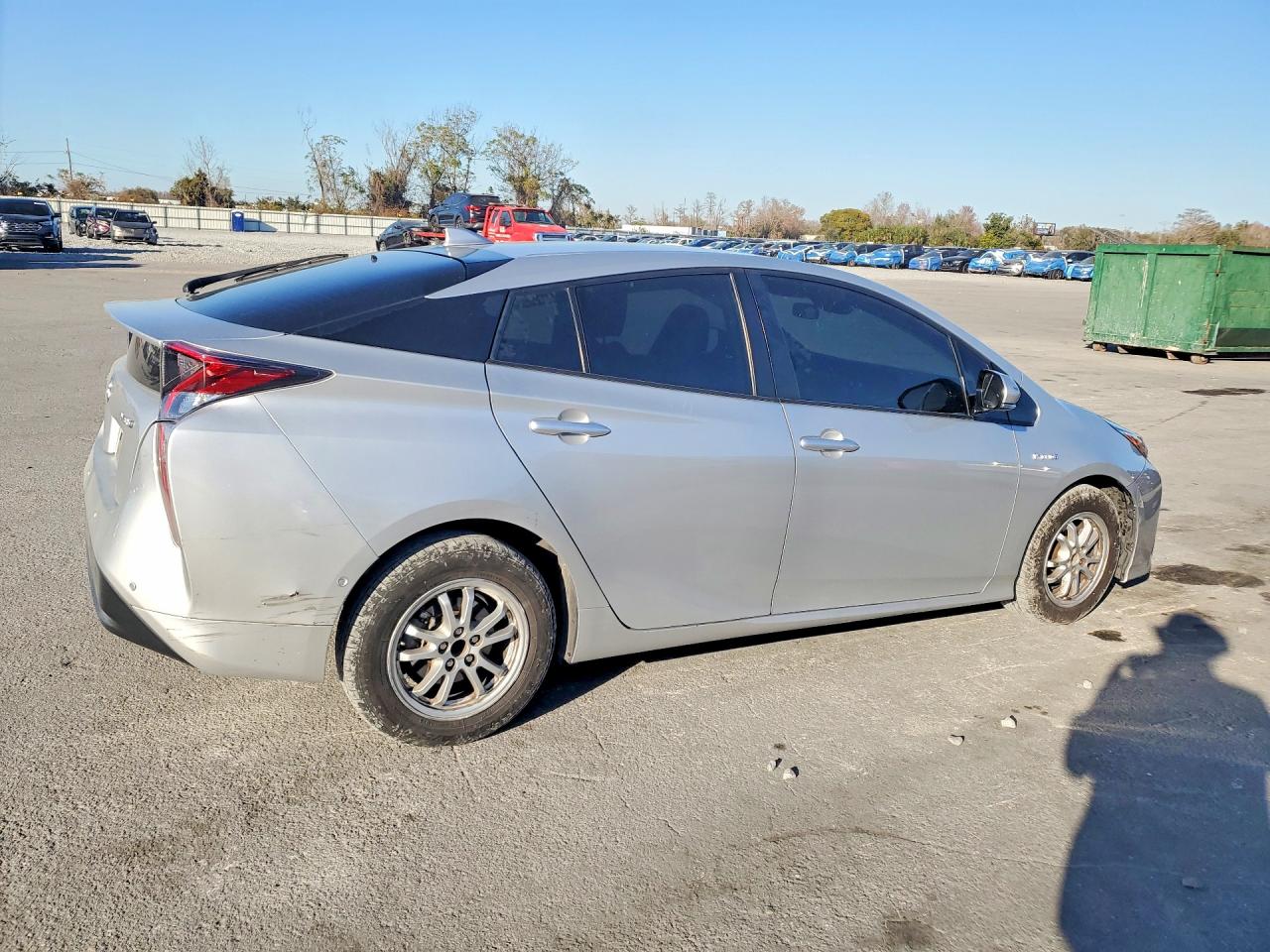 2018 TOYOTA PRIUS photo 3