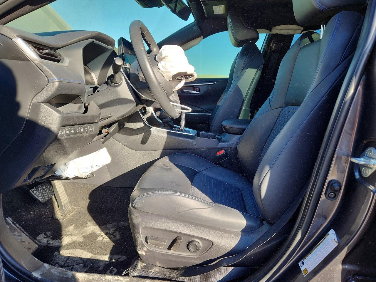 2024 TOYOTA RAV4 XSE photo 7